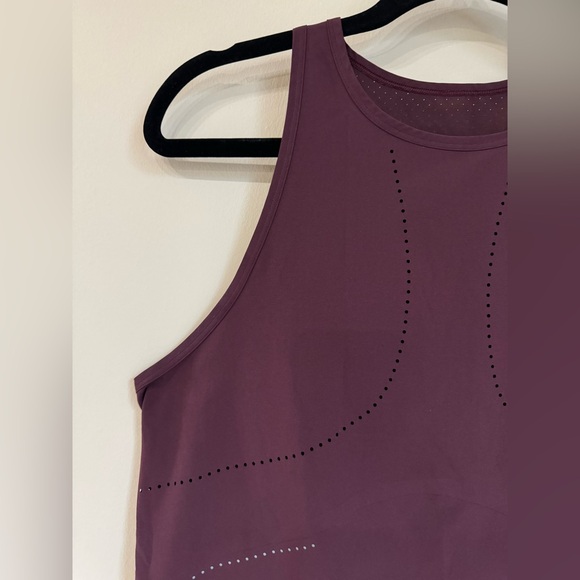 NWOT Lululemon find your pace tank in maroon size 8 - Picture 7 of 12